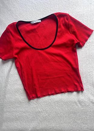 Вкорочена футболка  zara
