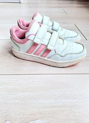 Кроссовки на девочку р-р 34 adidas