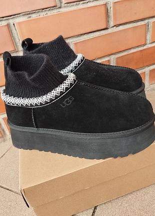 Уггі жіночі ugg чорні на овчині
