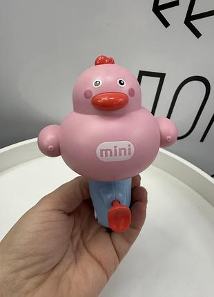 Игрушка для купания утенка mini розовая с голубой ручкой, детская водяная игрушка для ванны (игр08540)