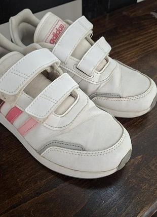 Кросівки для дівчинки adidas білі з рожевими смужками