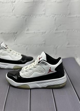 Жіночі кросівки jordan