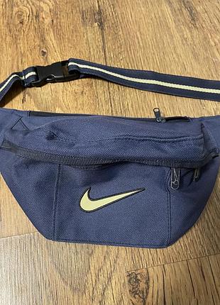 Nike -бананка вінтажна
