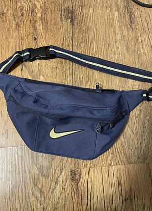 Nike -бананка вінтажна 3