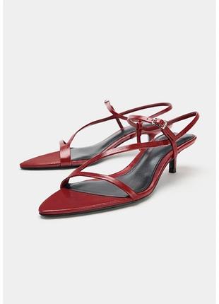 Жіночі босоніжки zara червоні