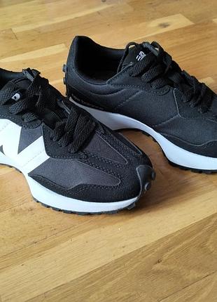 Кросівки new balance чорні