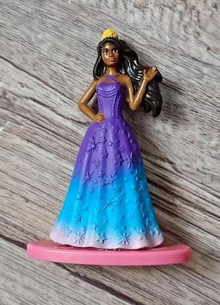 Мини-фигурка barbie dreamtopia princess of rainbow cove (принцесса из радужной бухты) от бренда mattel (серия barbie micro collection / mini figures).