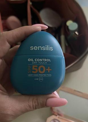 Сонцезахисний крем sensilis oil control dry touch spf 50+