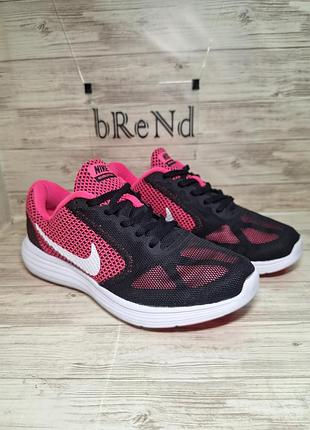 Класні жіночі кросівки nike revolution 3