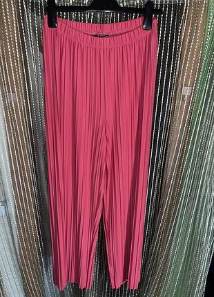 Яскраві рожеві брюки-плісе bodyflirt, розмір m/l (eur 40/42)