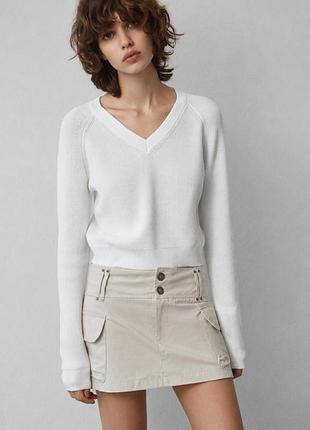 Жіночий білий светр zara з v-подібним вирізом, розмір s