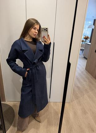 Пальто жіноче синє з поясом