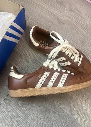 Кросівки жіночі adidas samba коричневі
розмір  36 2/3