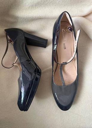 Туфлі шкіряні жіночі clarks kendra daisy сині / кожа 43 р