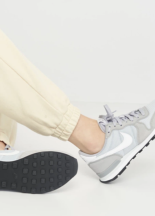 Nike w internationalist оригинальные кроссовки