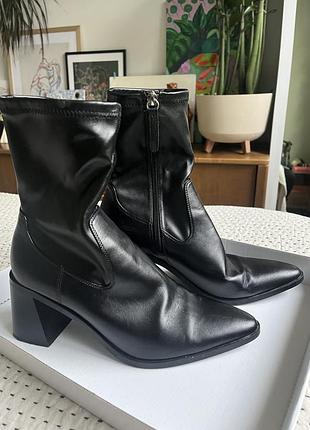 Ботильйони жіночі zara чорні на стійкому каблуку