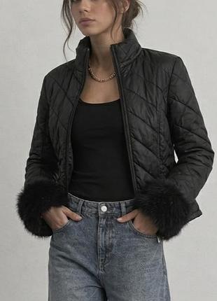 Винтаж y2k черная стеганая куртка с меховыми манжетами ange collection (made in italy), размер s