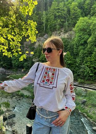 Вишиванка жіноча біла з машинною вишивкою квіти, розмір xs/s