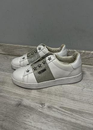 Шкіряні кросівки guess