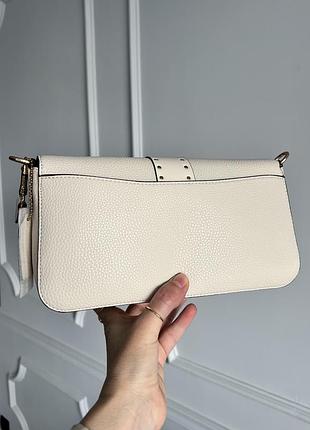 Сумка coach georgie shoulder bag кремова 3