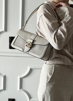 Сумка coach georgie shoulder bag кремова