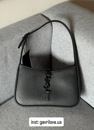 Сумочка hobo le 5 a 7 leather shoulder bag in black/black🖤