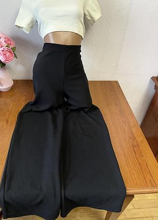 Класні брюки палаццо boohoo