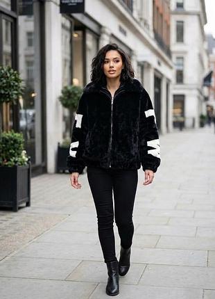 Стильна куртка / шуба з штучного хутра bershka x disney mickey mouse (розмір m)