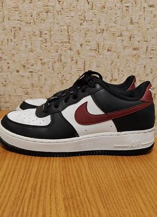 Кроссовкие аdidas 10