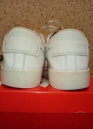 Кроссовкие аdidas 9