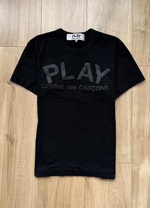Футболка comme des garçons play logo text t-shirt