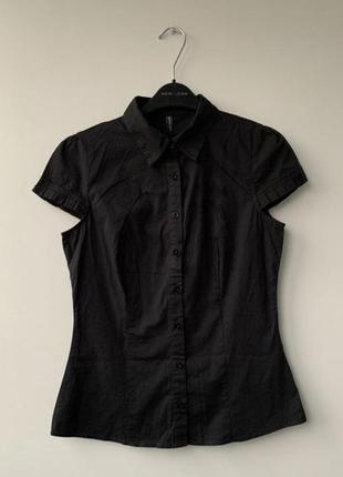 Брендовая чёрная блуза nafnaf с короткими рукавами на пуговицах2 фото