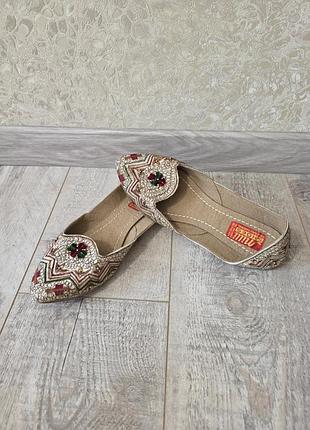 Новые этнические кожаные тапочки кхусса / джутти milli shoes с вышивкой (р. 39)