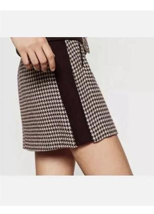 Мініспідниця від бренду zara з принтом «гусяча лапка» (коричнево-бежеві або бордові відтінки) та контрастними темними боковими вставками