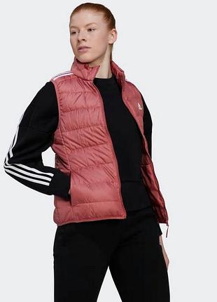 Утепленный женский жилет куртка adidas essentials light
