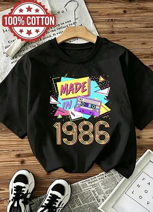 Футболка жіноча чорна з принтом made in 1986