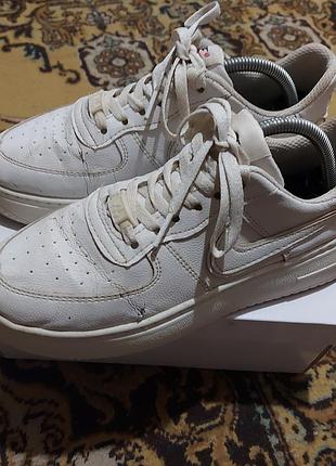 Кросівки від "nike" білі