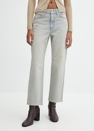 Джинси рівні укорочені з необробленим низом ровные джинсы straight jeans укороченные джинсы