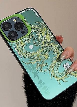 Чехол на iphone 14 plus глянцевый с драконом, защитный, зеленый