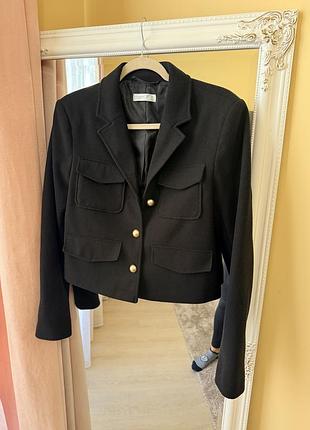 Піджак жіночий primark cares укорочений чорний з золотими ґудзиками, розмір s/m