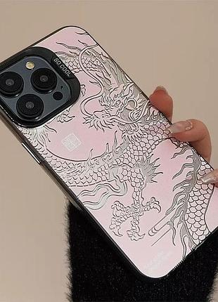 Чехол на iphone 16 pro глянцевый с драконом, защитный, черно-розовый