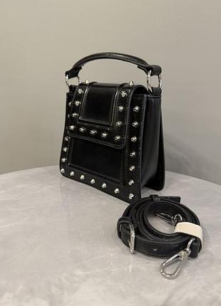 Сумка zara для жінок чорна з заклепками