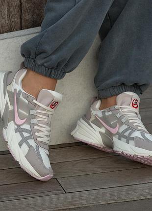 Кросівки жіночі nike runtekk pink foam vast grey