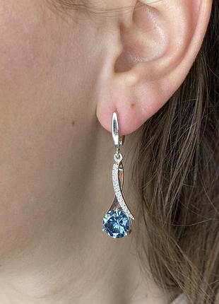 Серьги из серебра с каплевидными подвесками, с фианитами 925 пробы