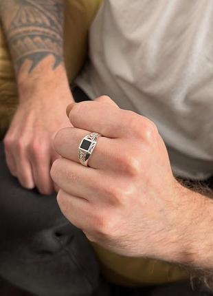 Серебряное кольцо 925 пробы с ониксом, черный цвет вставки
