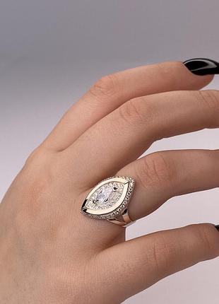 Серебряное кольцо 925 пробы с фианитами, черный цвет вставки