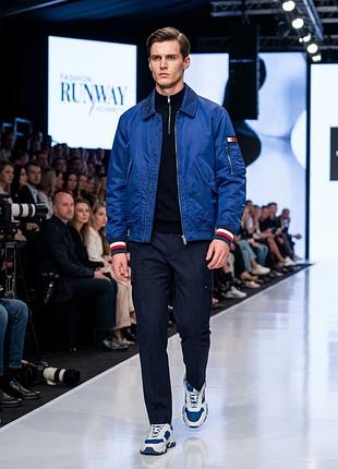Чоловічий лімітований бомбер  tommy  hilfiger.