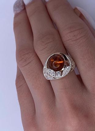Срібна каблучка 925 проби з бурштином із золотою накладкою