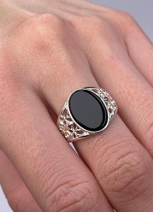 Серебряное кольцо 925 пробы с ониксом, черный цвет вставки