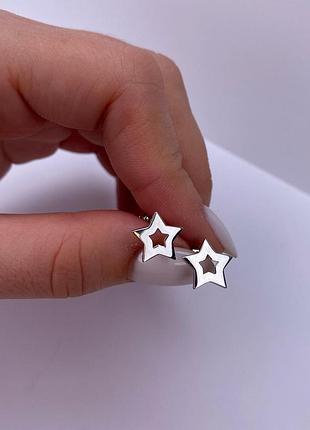 Серебряные серьги пусеты 925 пробы с ювелирным стеклом, синий цвет вставки